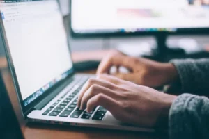 Which is better—freelancing or online business? 3 Which is better—freelancing or online business?